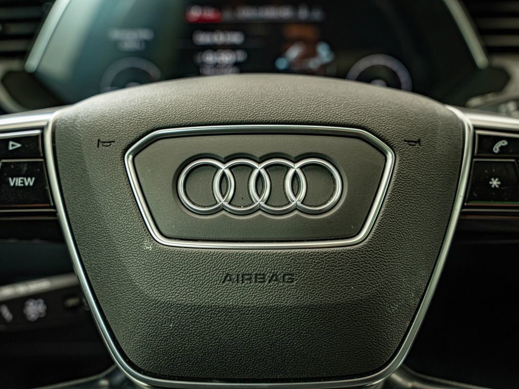 Used 2022 Audi e-tron Premium w/ Convenience Plus Package image 21