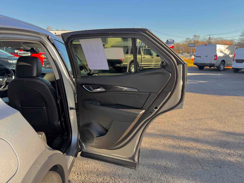 Used 2023 Buick Envision Essence image 19