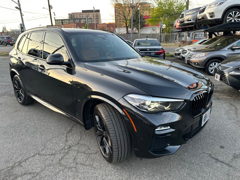 Used 2019 BMW X5 xDrive40i w/ M Sport Package image 4
