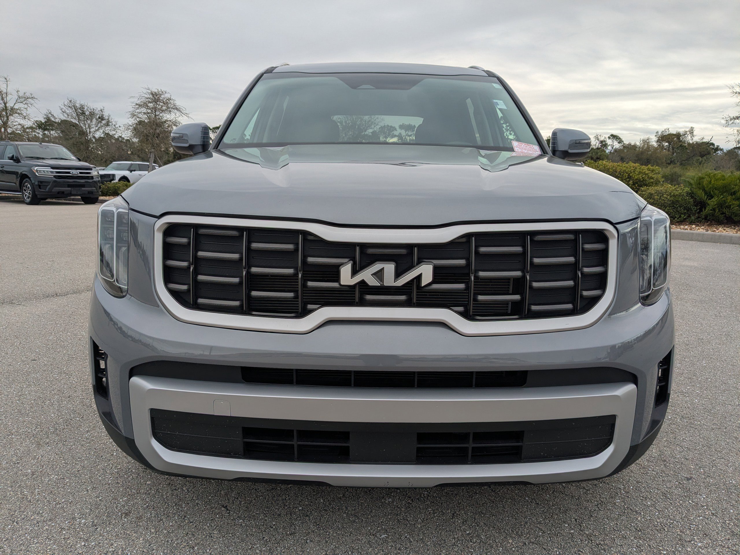 Used 2025 Kia Telluride S image 3