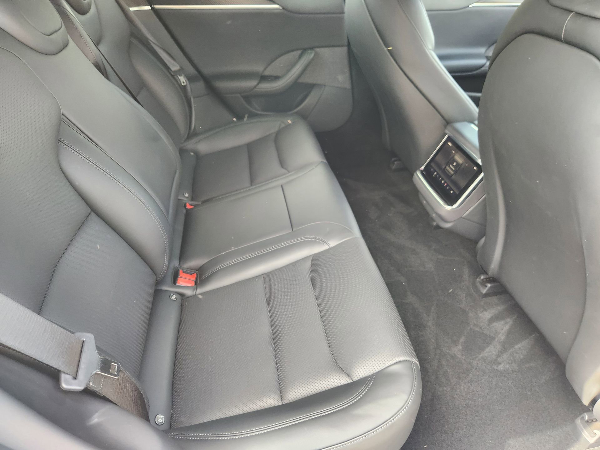 Used 2022 Tesla Model S image 32
