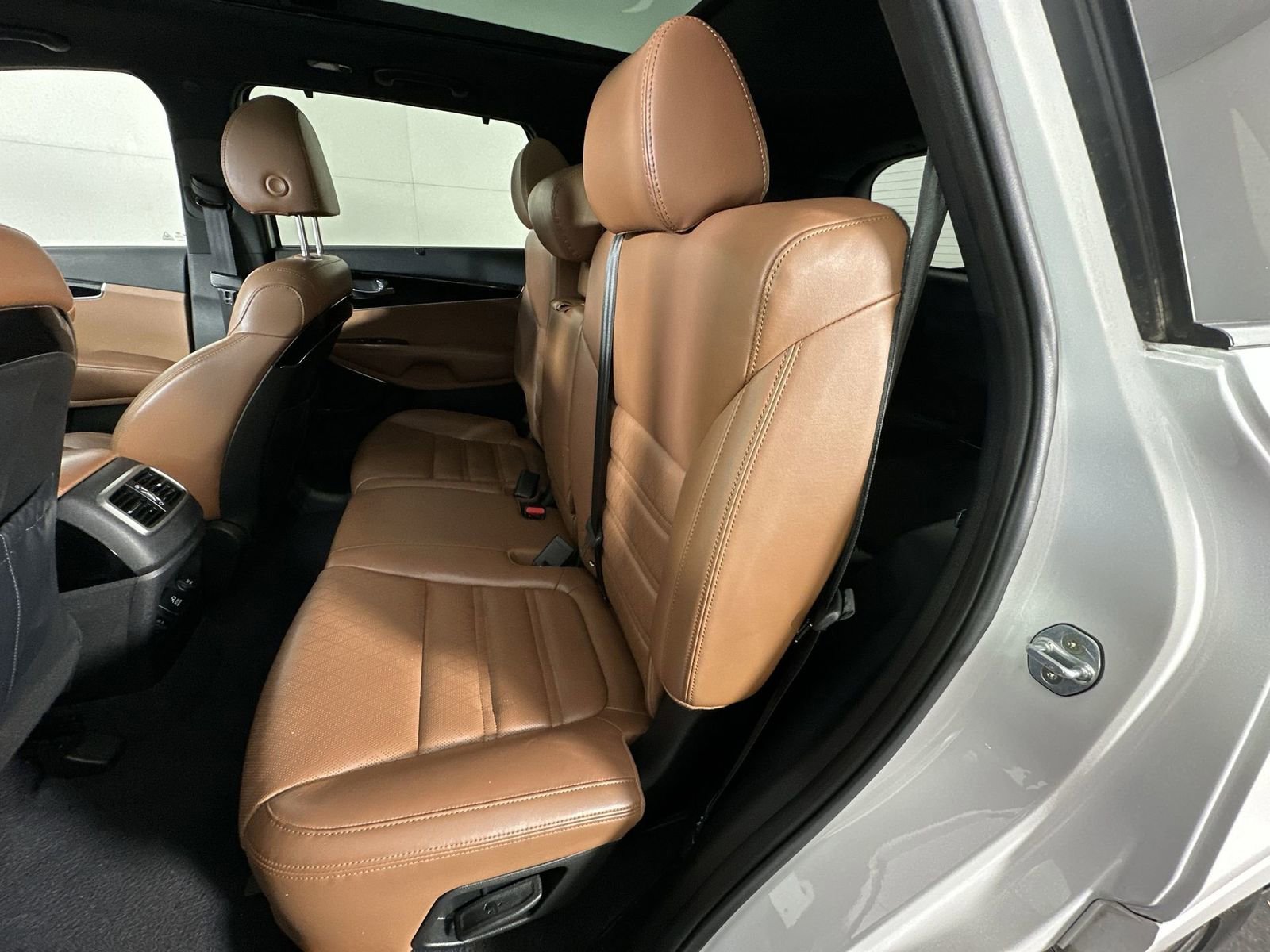 Used 2019 Kia Sorento SX FWD image 23