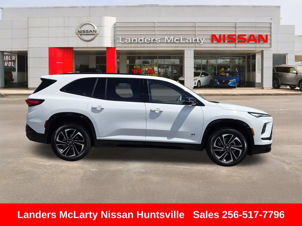 Used 2026 Buick Enclave Sport Touring w/ Power Package FWD image 2