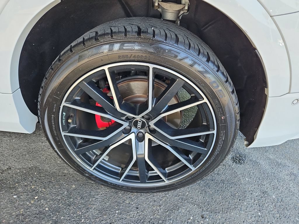 Used 2019 Audi Q8 Premium Plus w/ Premium Plus AWD/4WD image 34