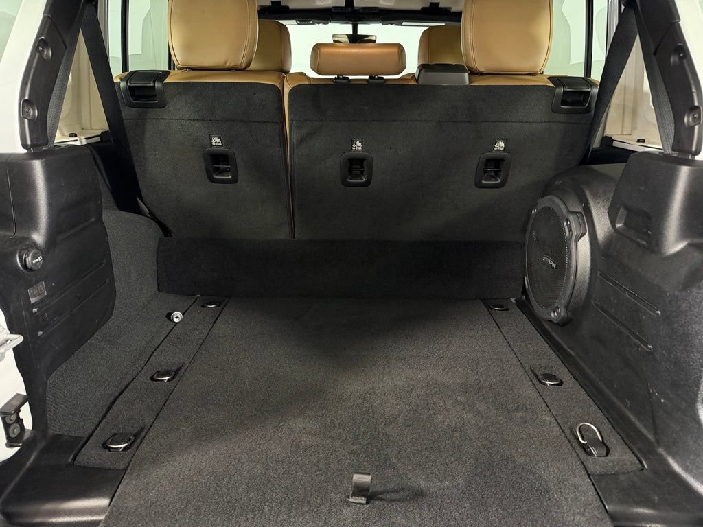 Used 2022 Jeep Wrangler Unlimited Sahara w/ Cold Weather Group AWD/4WD image 34