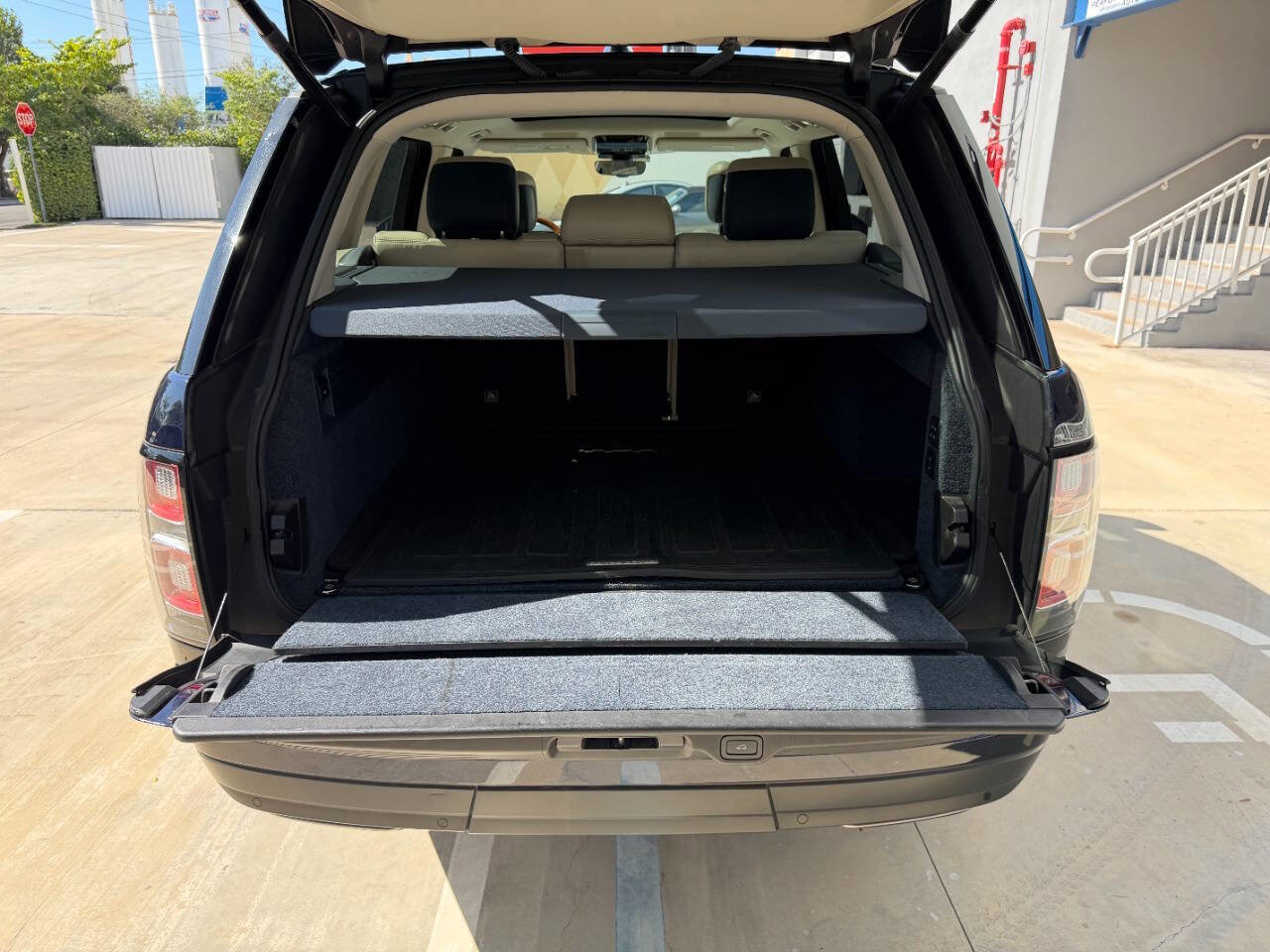 Used 2021 Land Rover Range Rover Westminster Edition image 28