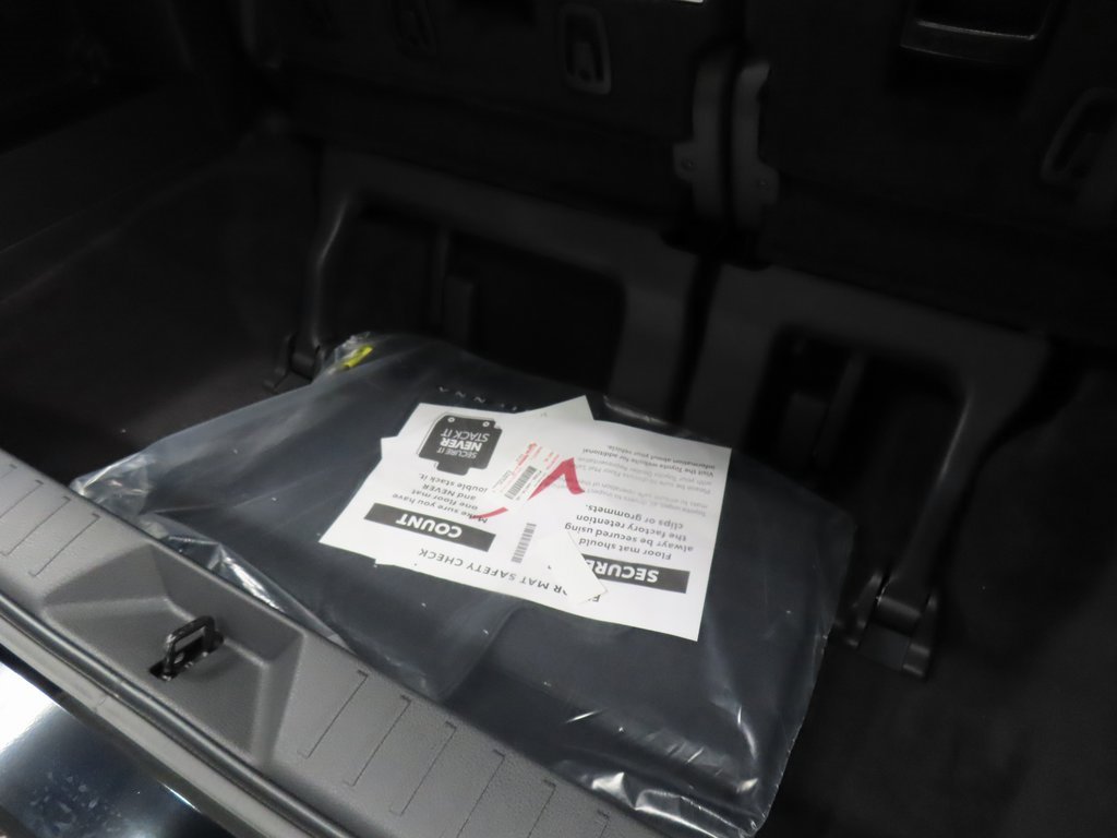 Used 2025 Toyota Sienna XSE image 33