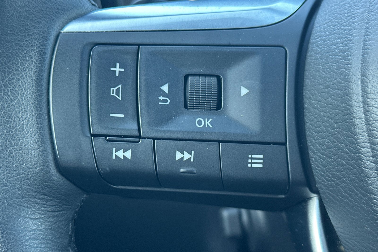 Certified 2025 INFINITI QX60 Luxe w/ Black Edition image 39