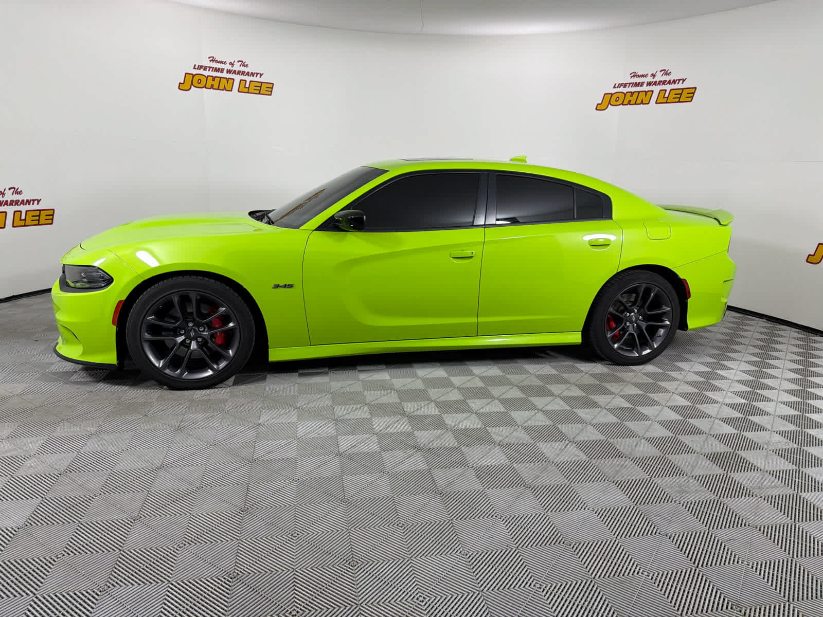 Used 2023 Dodge Charger R/T w/ Plus Group RWD image 2