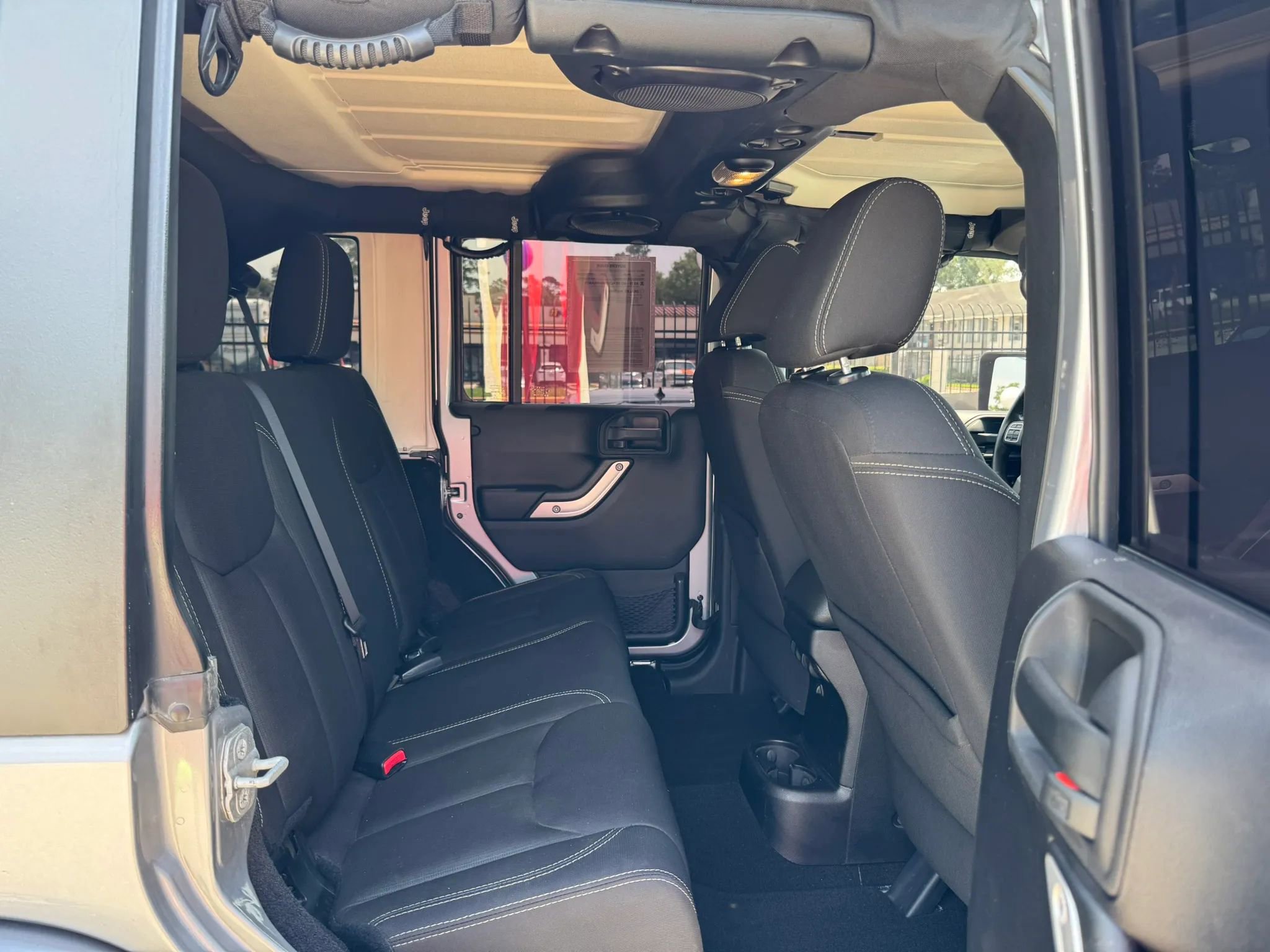 Used 2014 Jeep Wrangler Unlimited Sahara w/ Max Tow Package AWD/4WD image 33