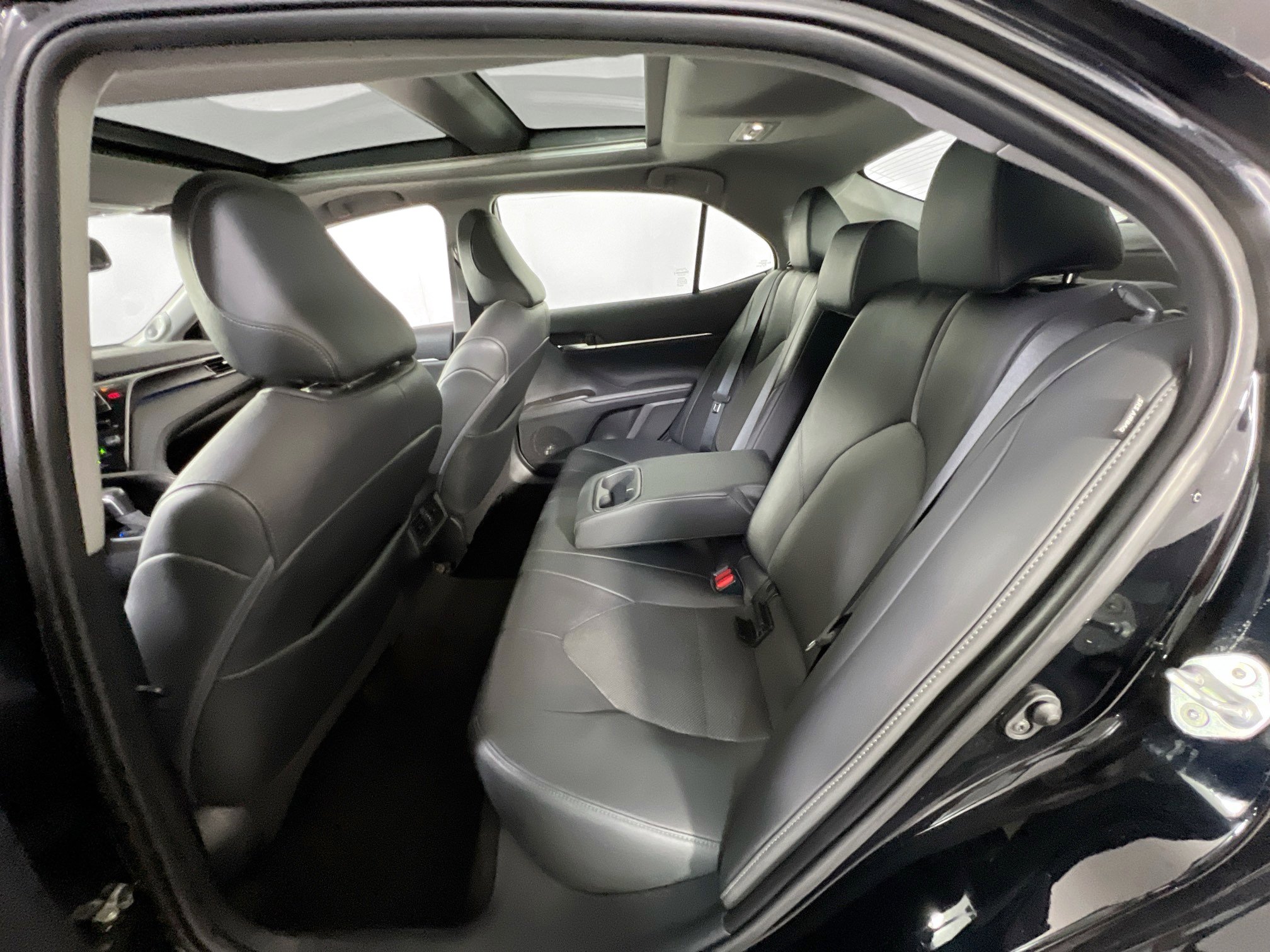 Used 2021 Toyota Camry XLE w/ Navigation Package image 25