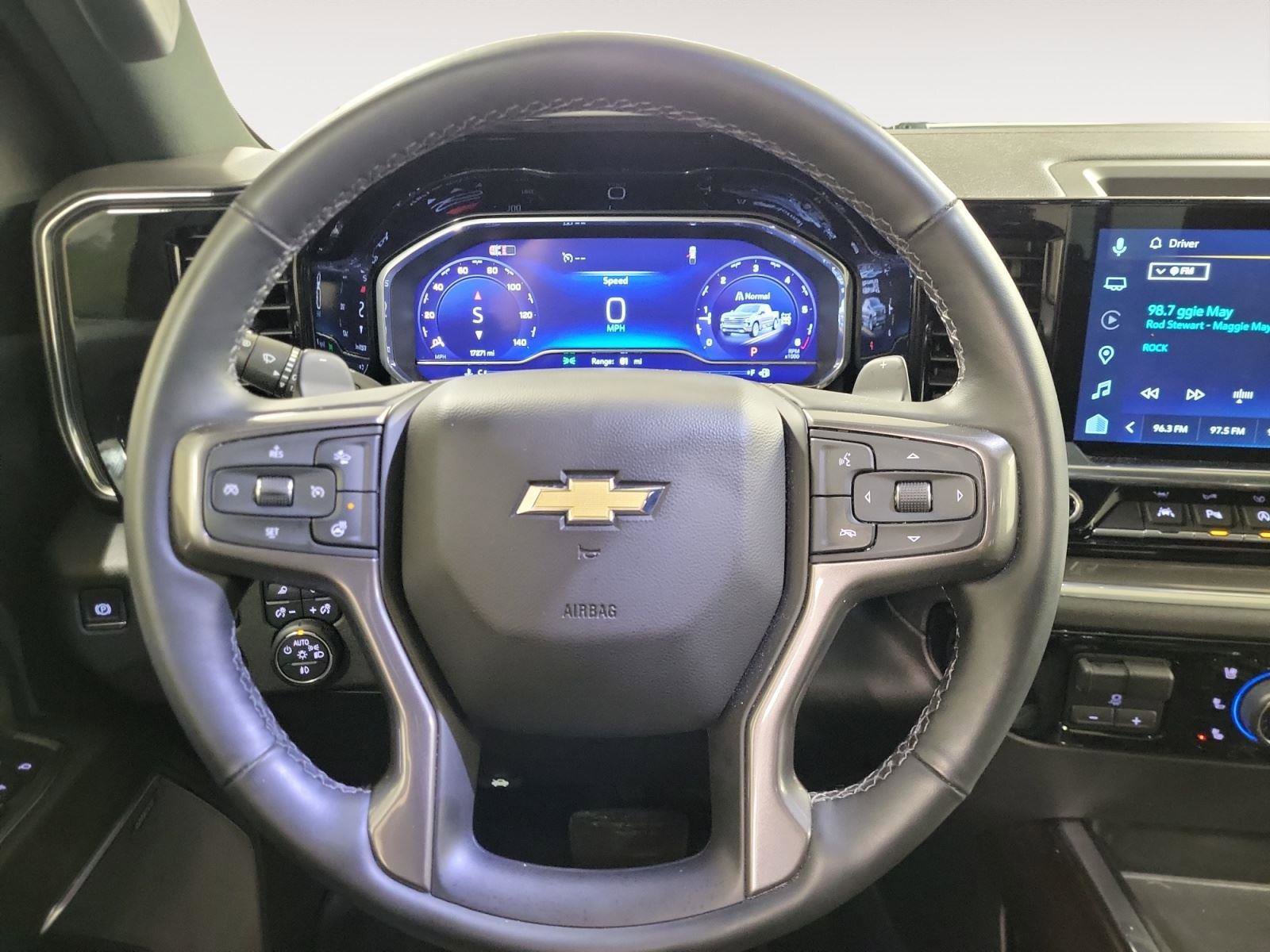 Used 2024 Chevrolet Silverado 1500 High Country w/ High Country Premium Package image 16