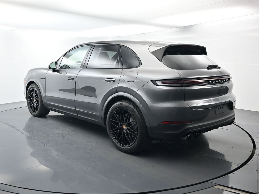 Certified 2026 Porsche Cayenne E-Hybrid AWD/4WD image 3