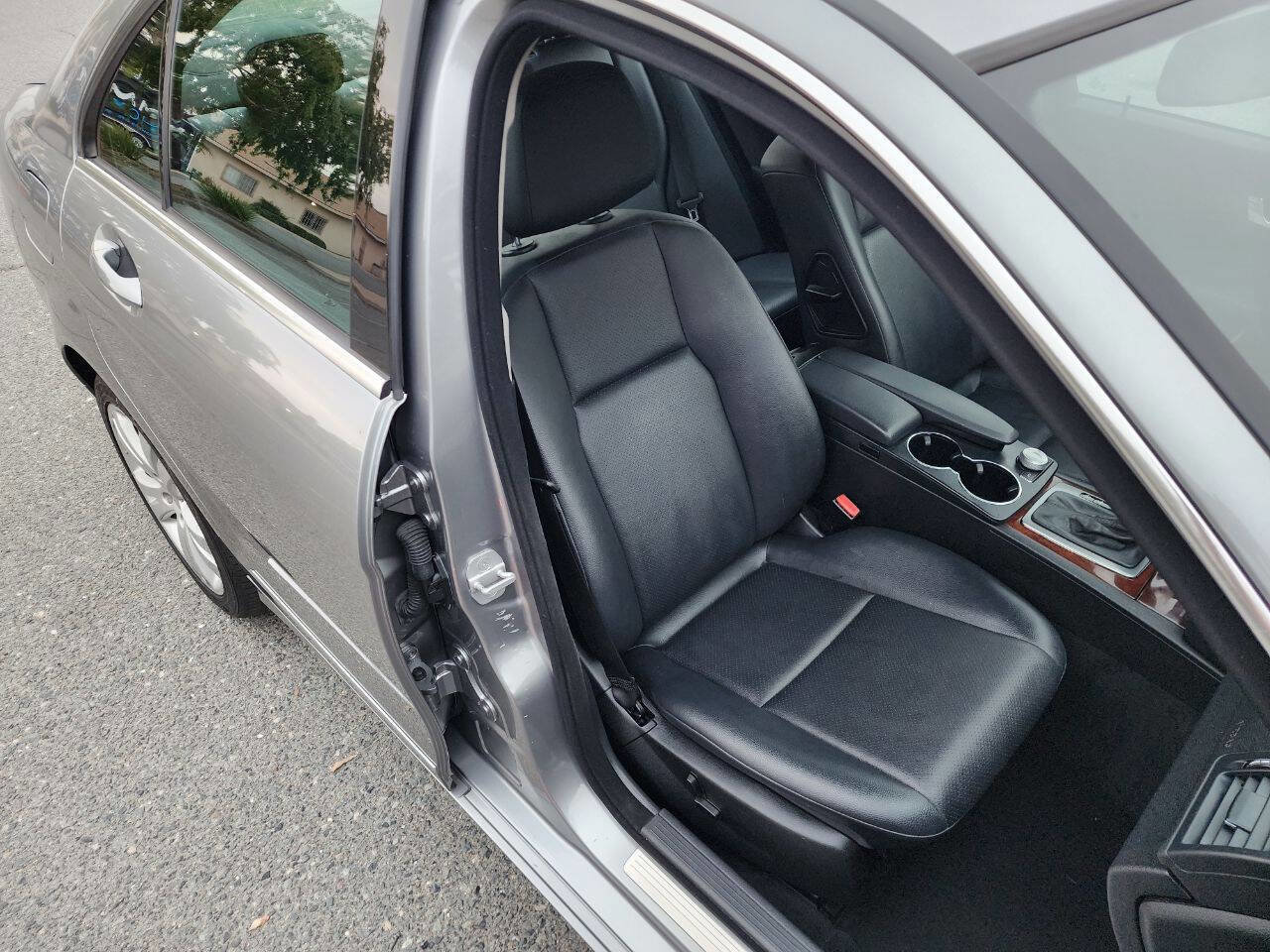 Used 2008 Mercedes-Benz C 300 Sedan image 15