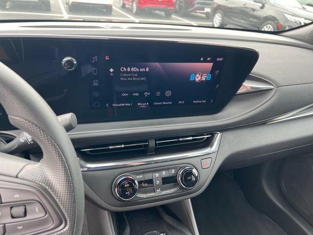 Certified 2025 Buick Envista Preferred w/ Convenience II Package FWD image 17