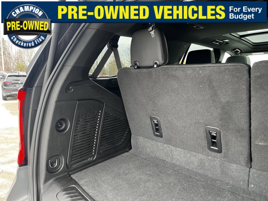 Used 2022 GMC Yukon SLT w/ SLT Premium Package image 13