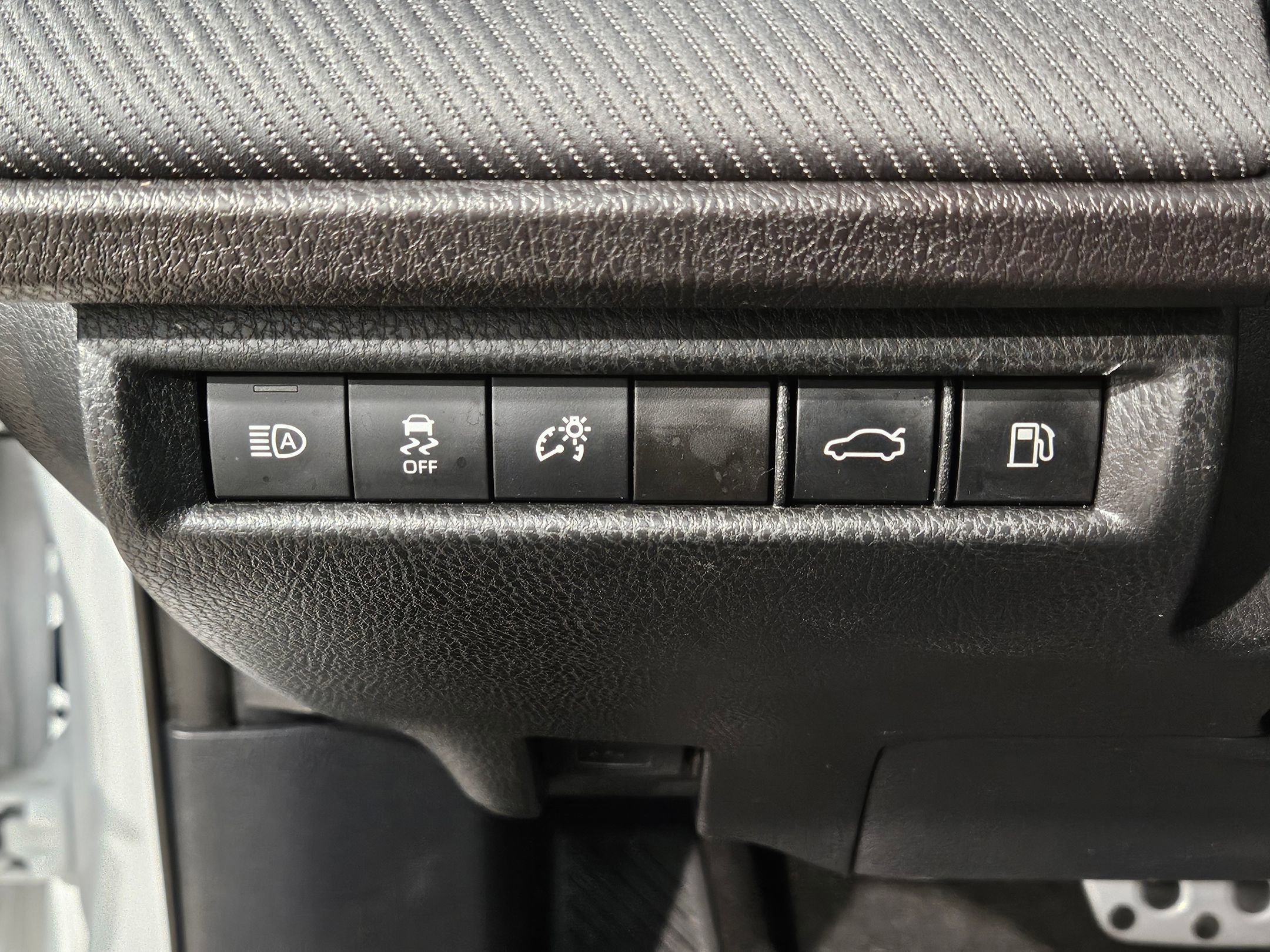 Certified 2025 Toyota Camry SE image 25