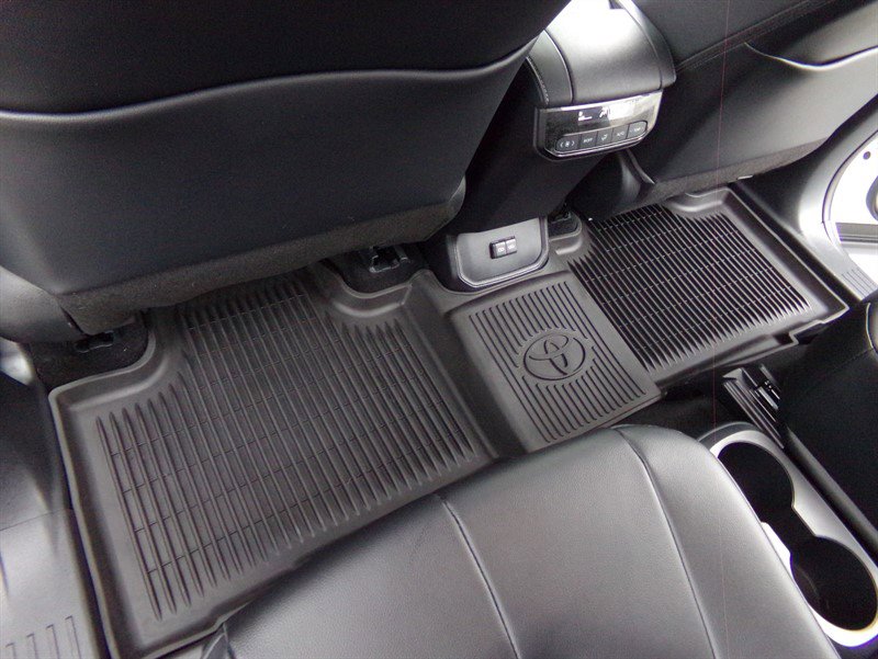 Used 2022 Toyota Highlander XLE image 35