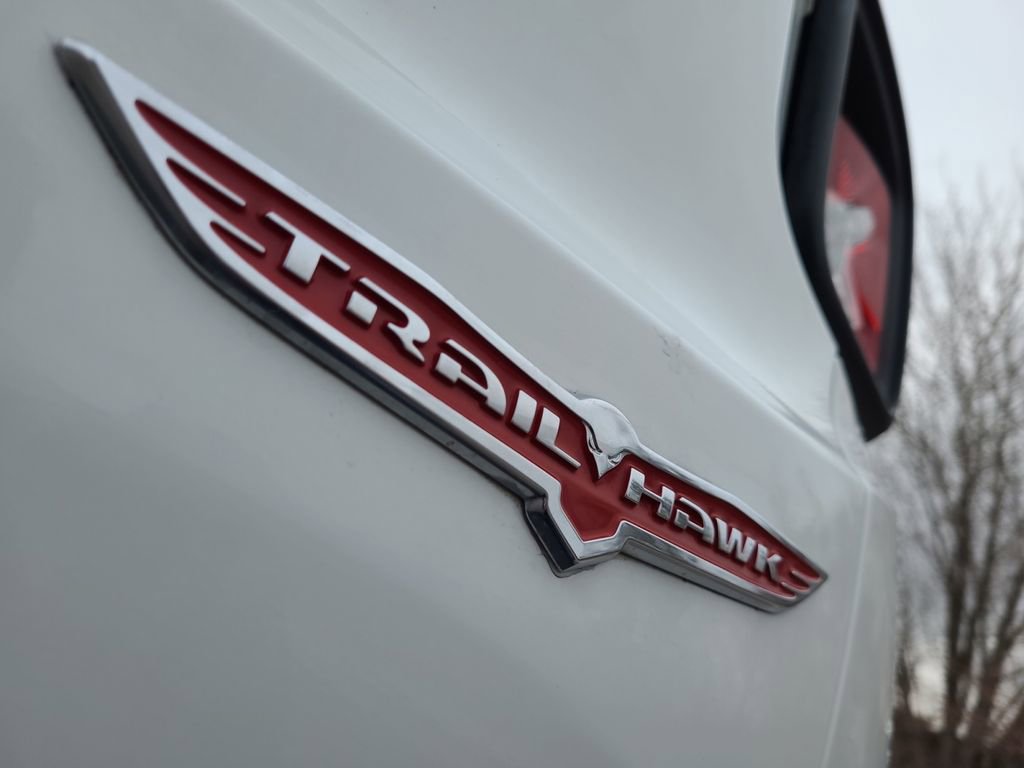 Used 2023 Jeep Renegade Trailhawk AWD/4WD image 18