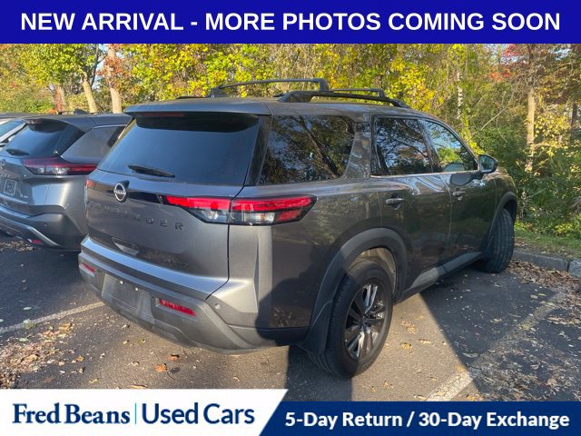 Used 2024 Nissan Pathfinder SV w/ Black Appearance Package AWD/4WD image 7