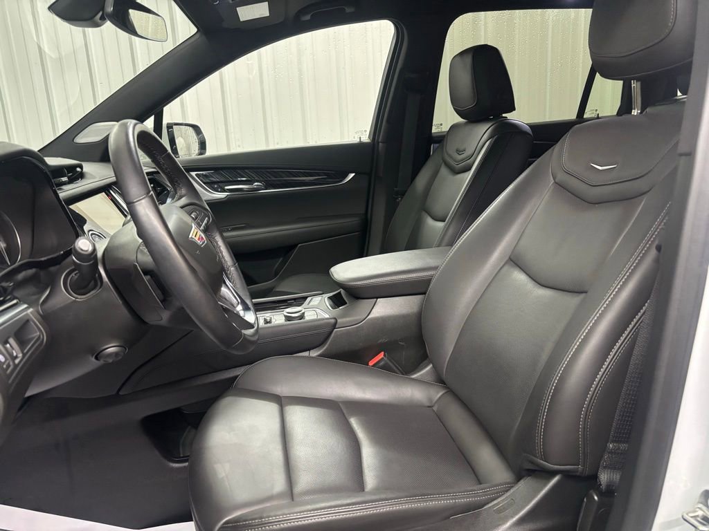 Certified 2025 Cadillac XT6 Premium Luxury image 6