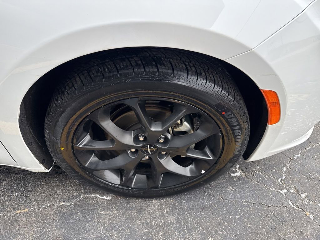 Used 2025 Chrysler Pacifica Limited image 19