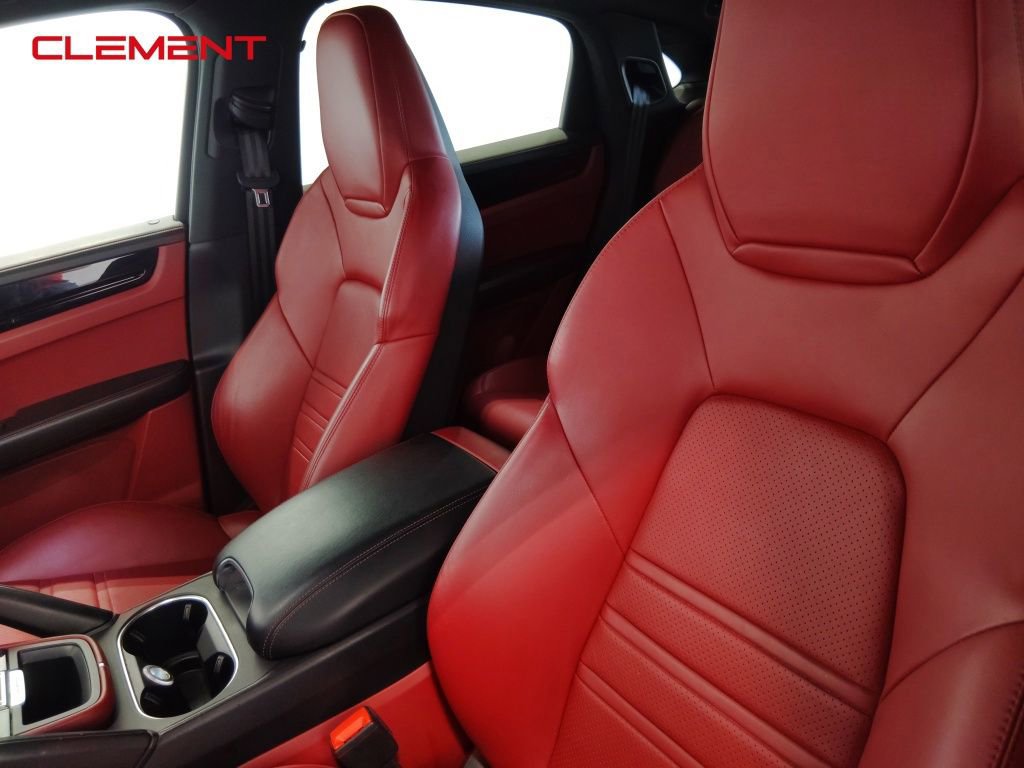 Used 2022 Porsche Cayenne S image 29