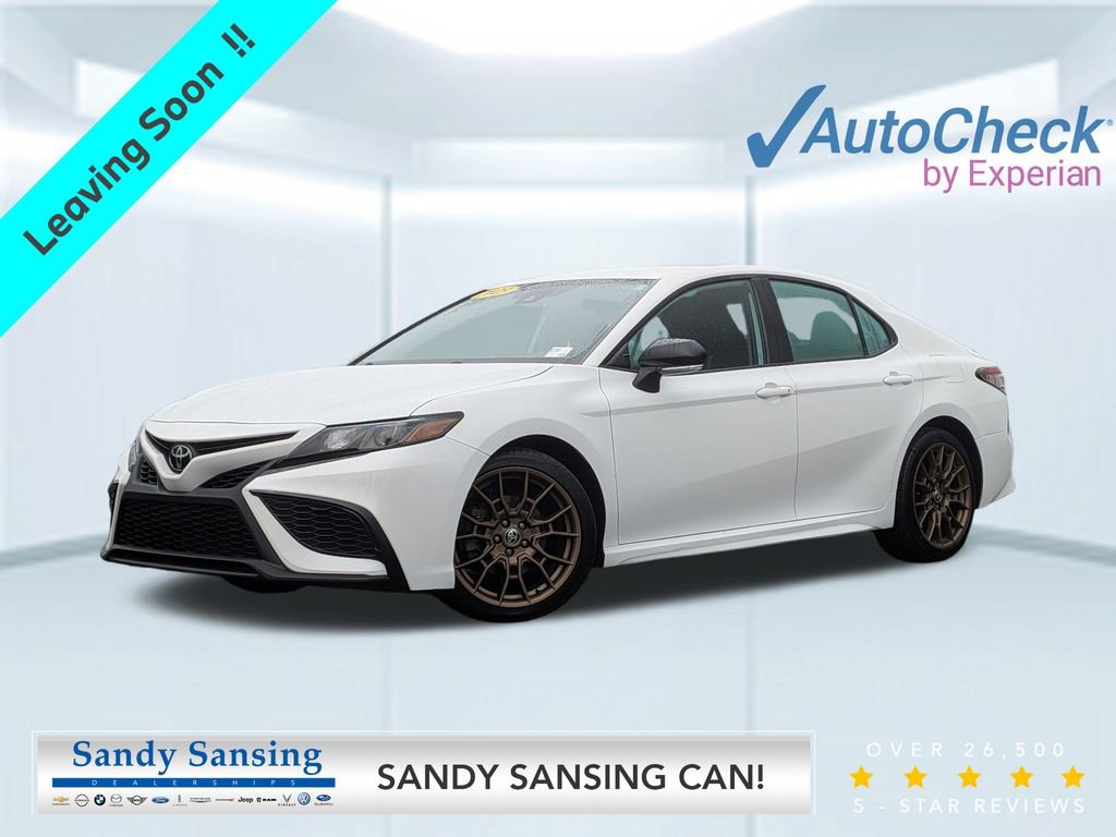 Used 2023 Toyota Camry SE image 1