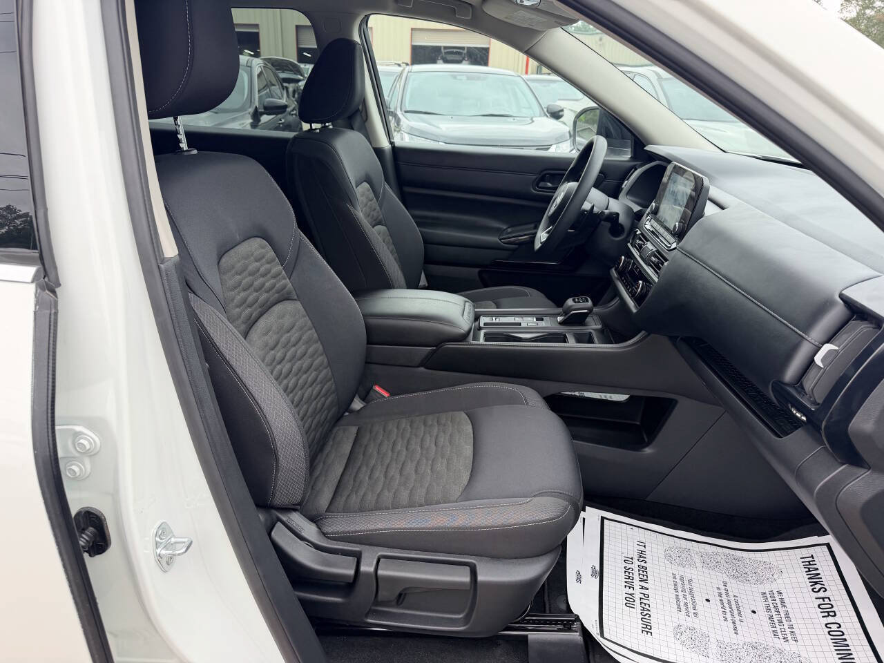 Used 2025 Nissan Pathfinder S FWD image 23