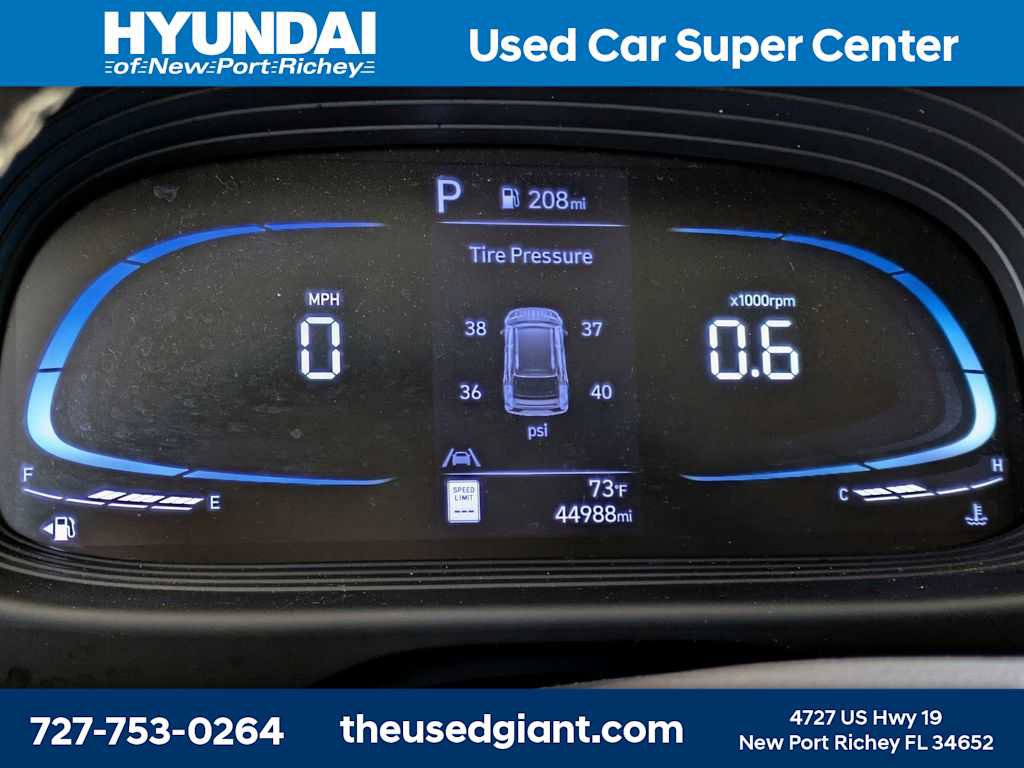 Used 2023 Hyundai Venue Limited image 29