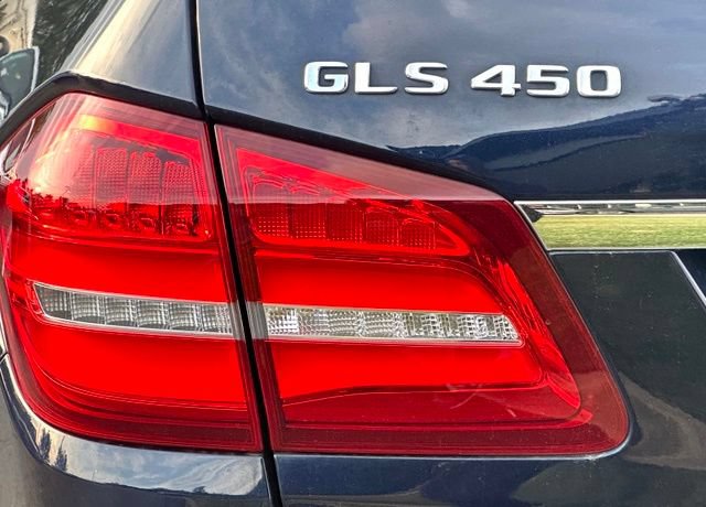 Used 2019 Mercedes-Benz GLS 450 4MATIC image 11