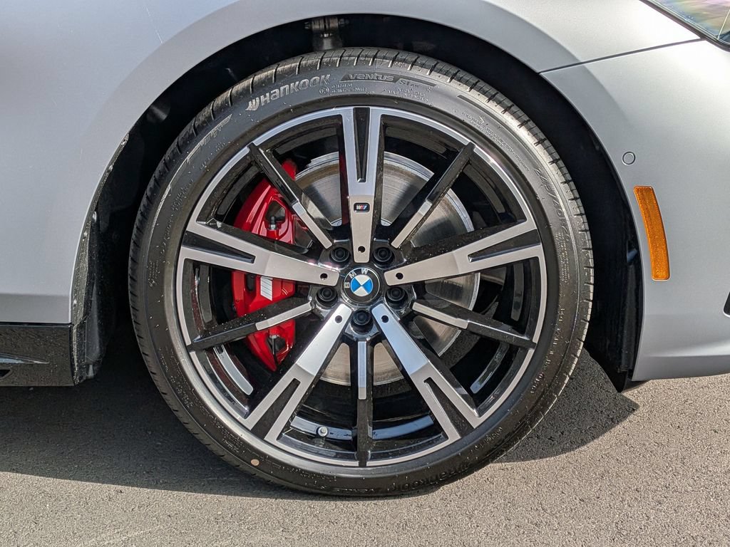 New 2026 BMW 540i xDrive w/ Executive Package AWD/4WD image 22