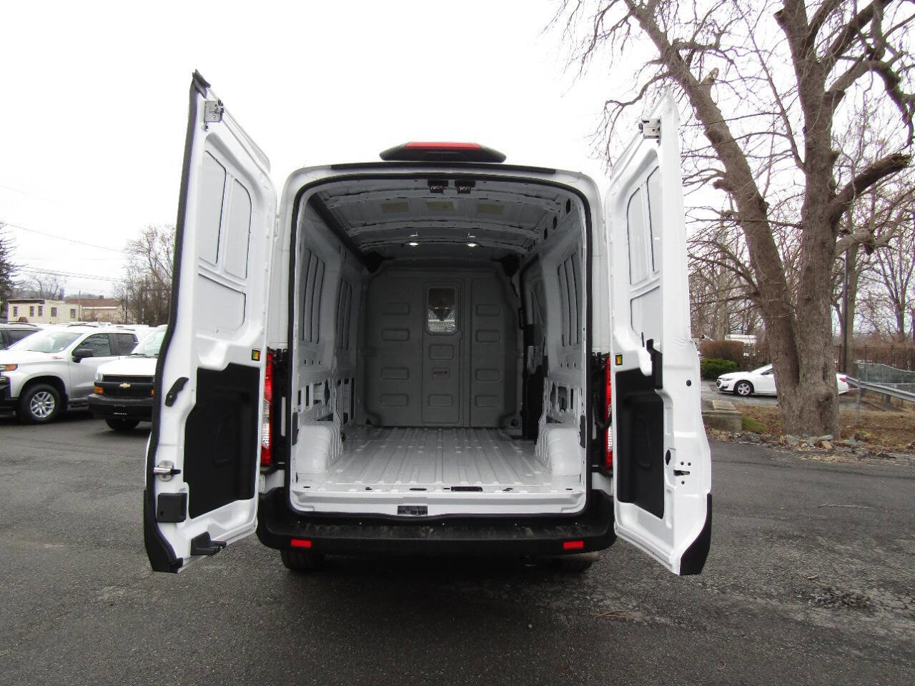 Used 2025 Ford Transit 250 250 AWD 3dr LWB Medium Roof Ca image 22