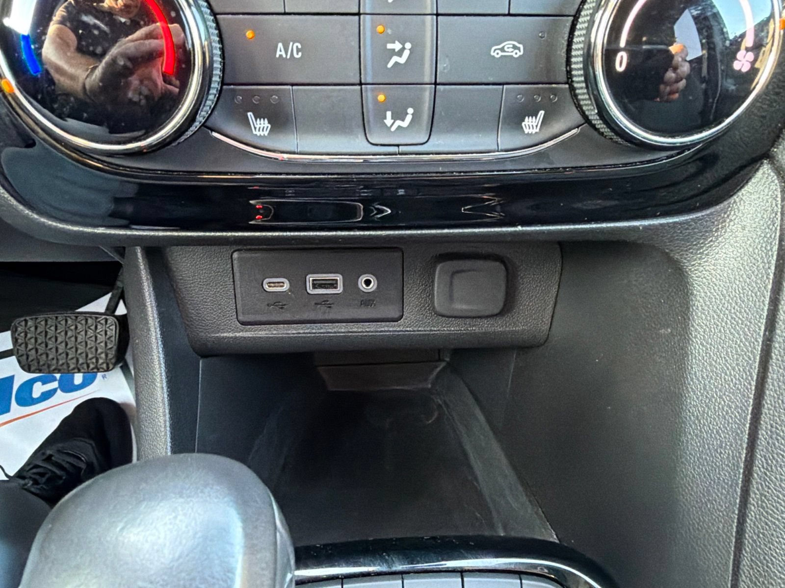 Used 2020 Buick Encore GX Preferred w/ Cold Weather Comfort Package FWD image 21