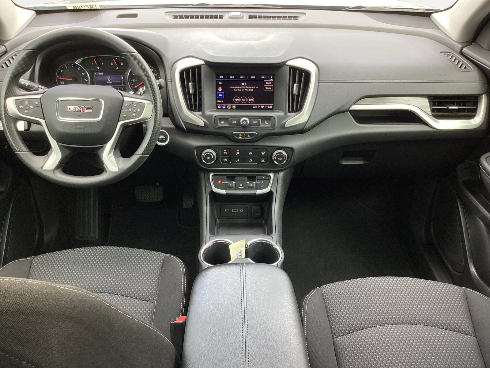 Used 2024 GMC Terrain SLE w/ Elevation Edition image 4