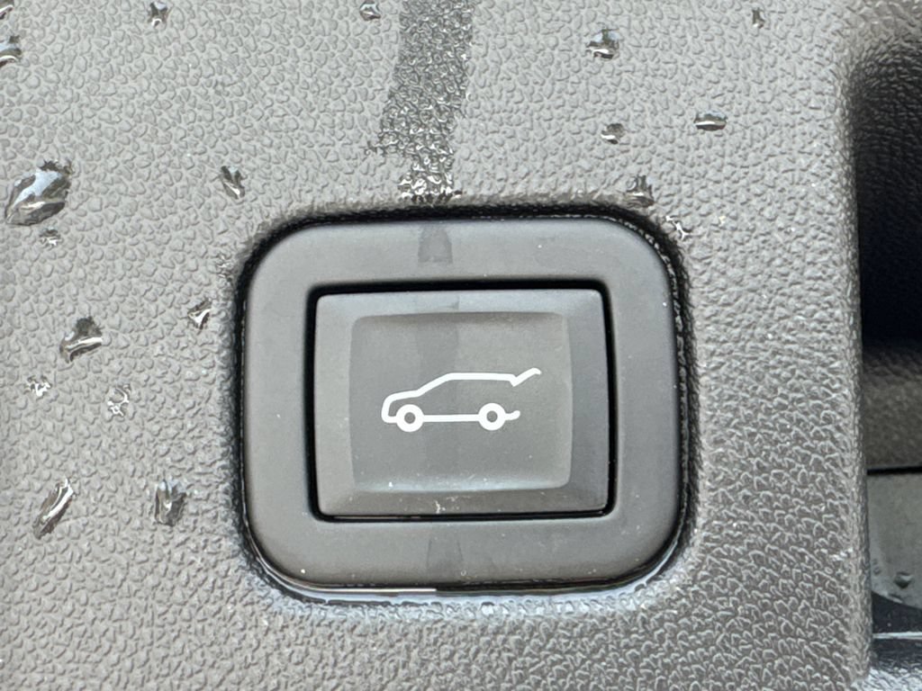 Used 2024 Chevrolet Equinox LT FWD image 21