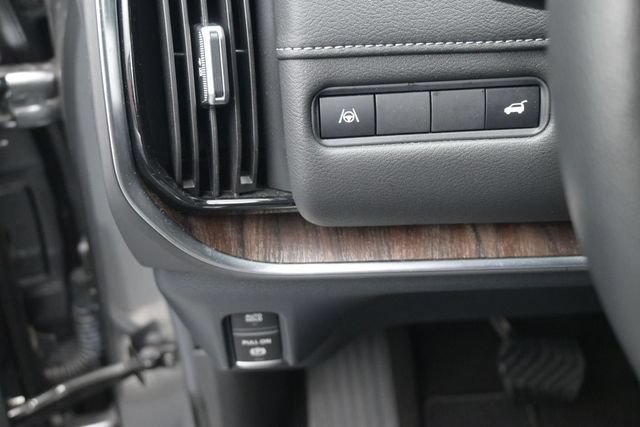 Used 2025 Nissan Armada SL RWD image 25
