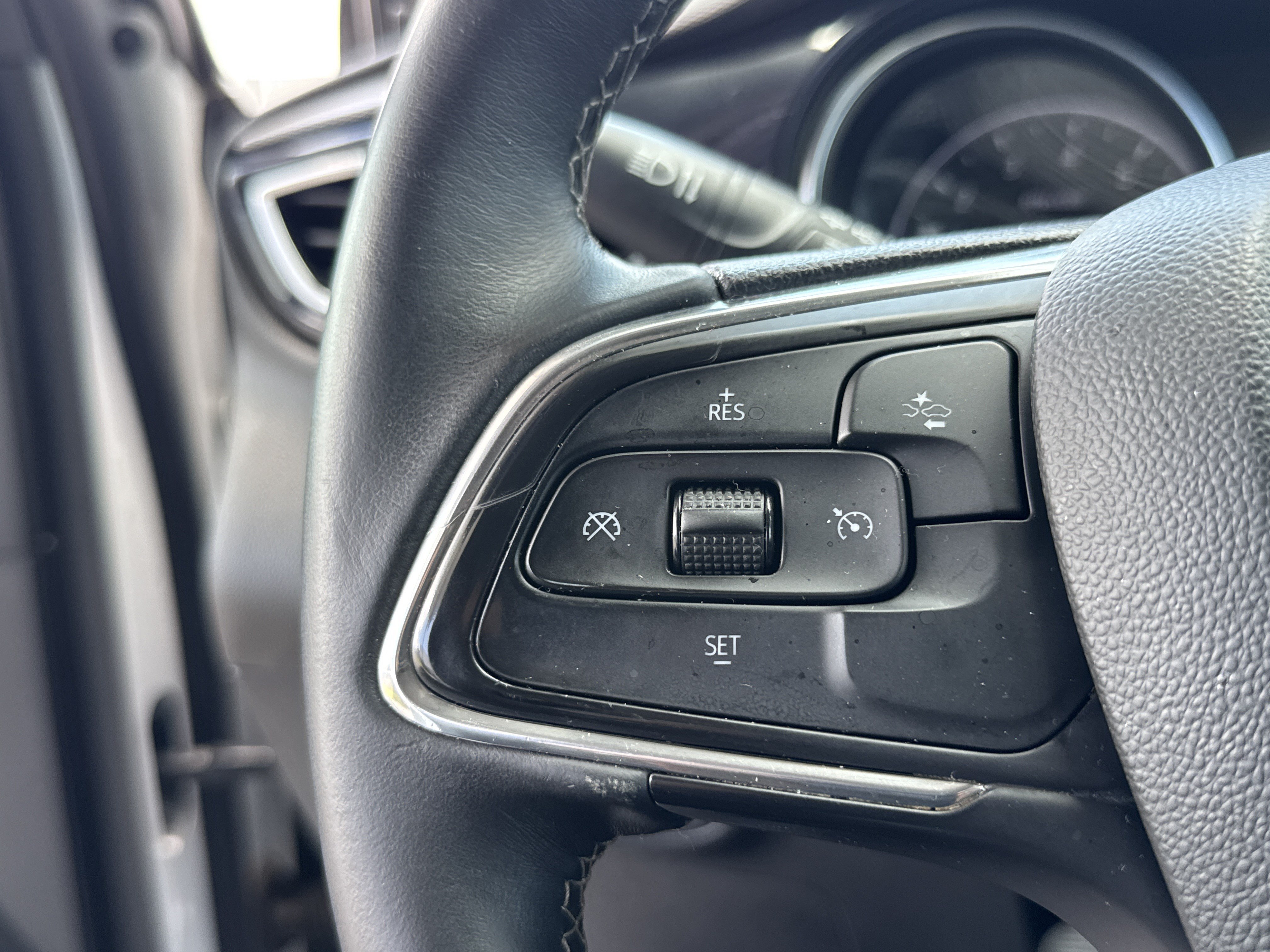 Used 2020 Buick Encore GX Preferred w/ Cold Weather Comfort Package FWD image 18