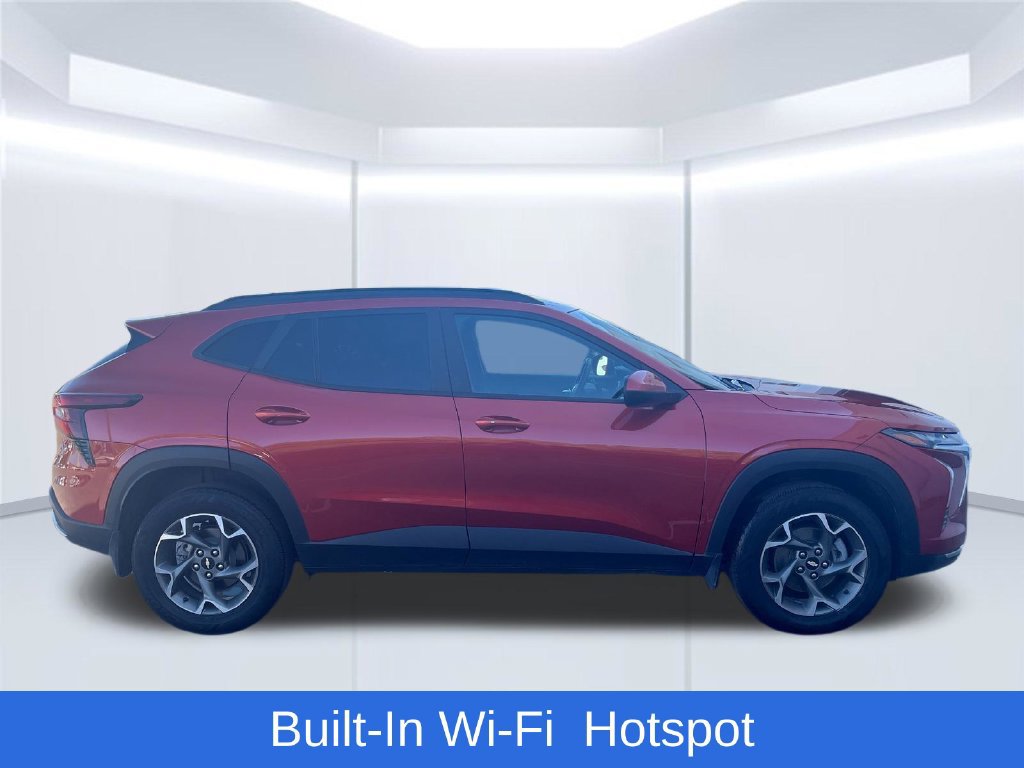 Used 2024 Chevrolet Trax LT w/ Driver Confidence Package FWD image 7