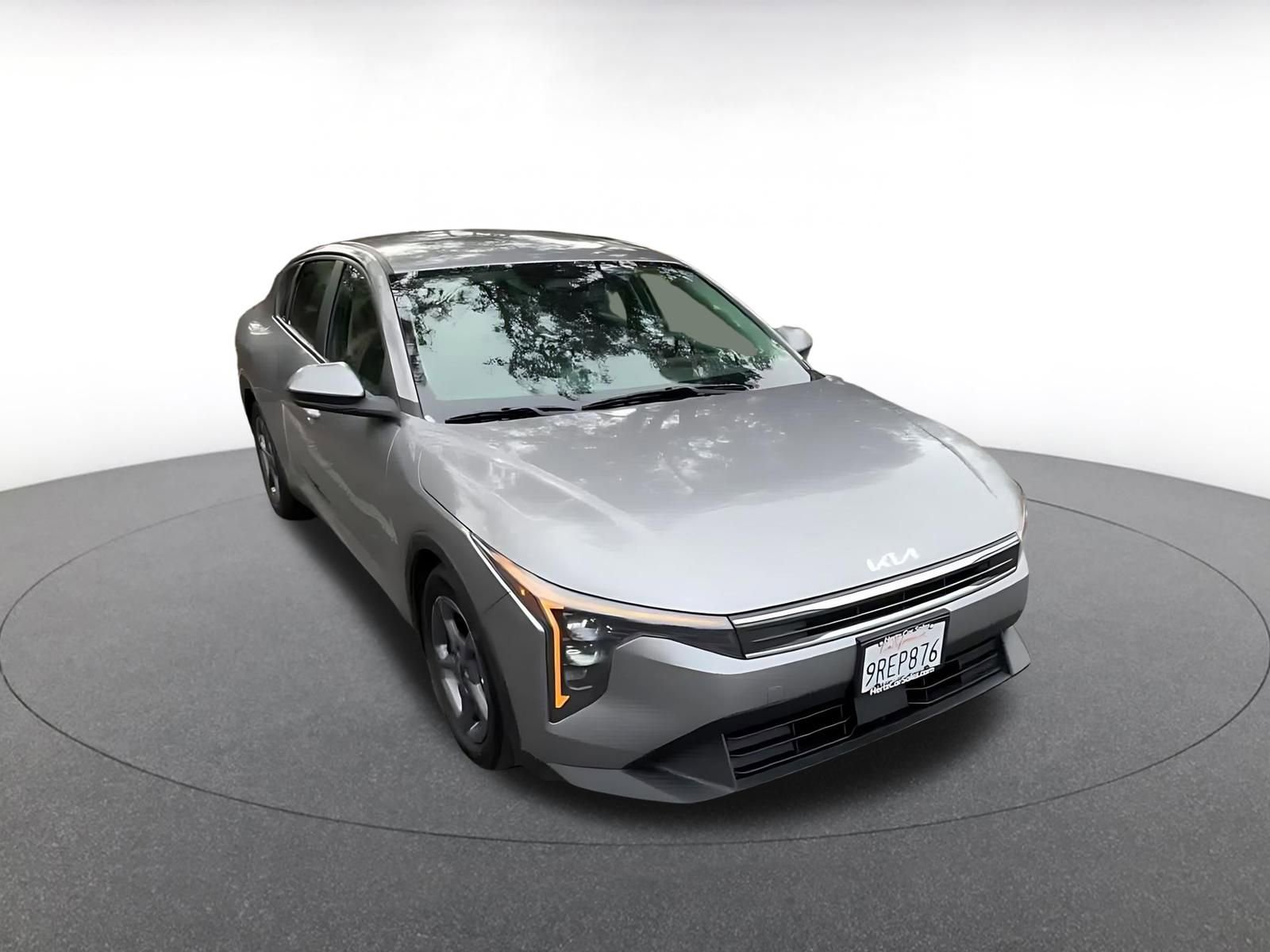 Used 2025 Kia K4 LXS image 3