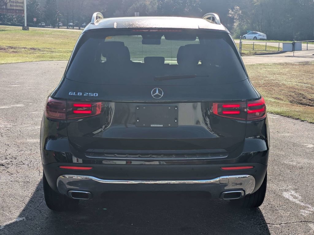 Used 2024 Mercedes-Benz GLB 250 image 5