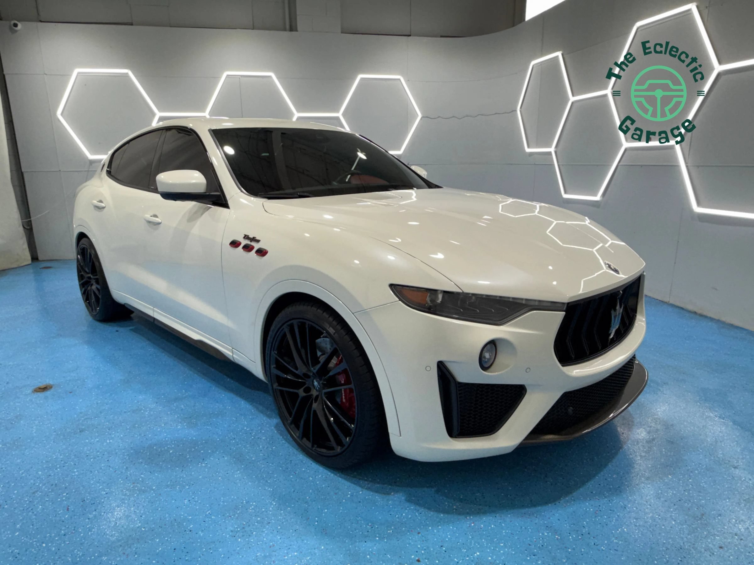 Used 2021 Maserati Levante Trofeo AWD/4WD image 11