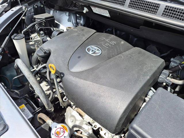 Used 2018 Toyota Sienna LE w/ Carpet Mat Package FWD image 15