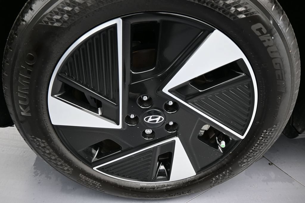 Used 2025 Hyundai Ioniq 5 SEL RWD image 47