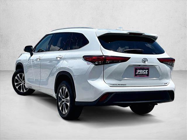 Used 2022 Toyota Highlander XLE FWD image 13