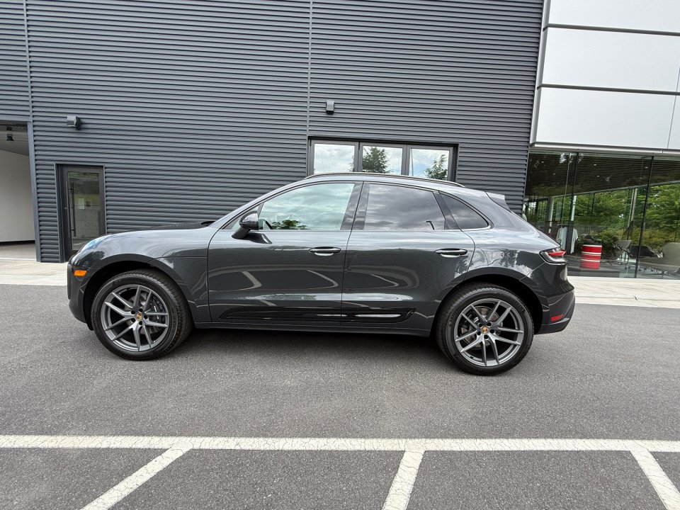 New 2026 Porsche Macan Turbo AWD/4WD image 2