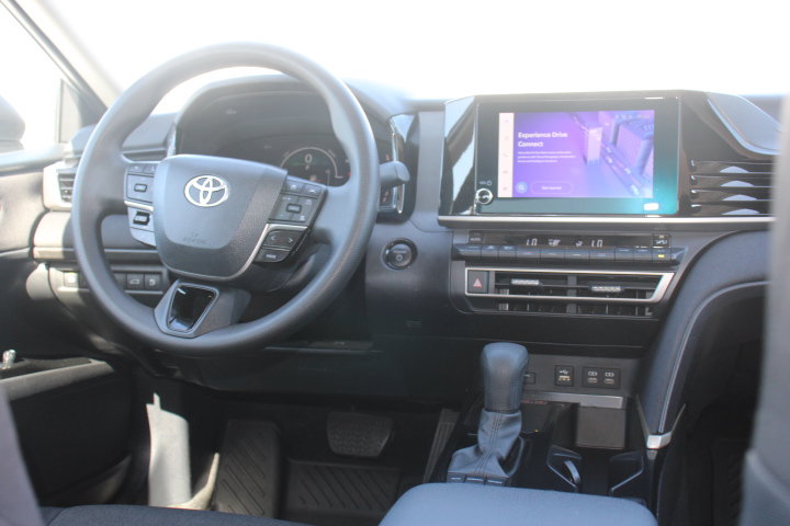 Used 2025 Toyota Camry LE AWD/4WD image 22
