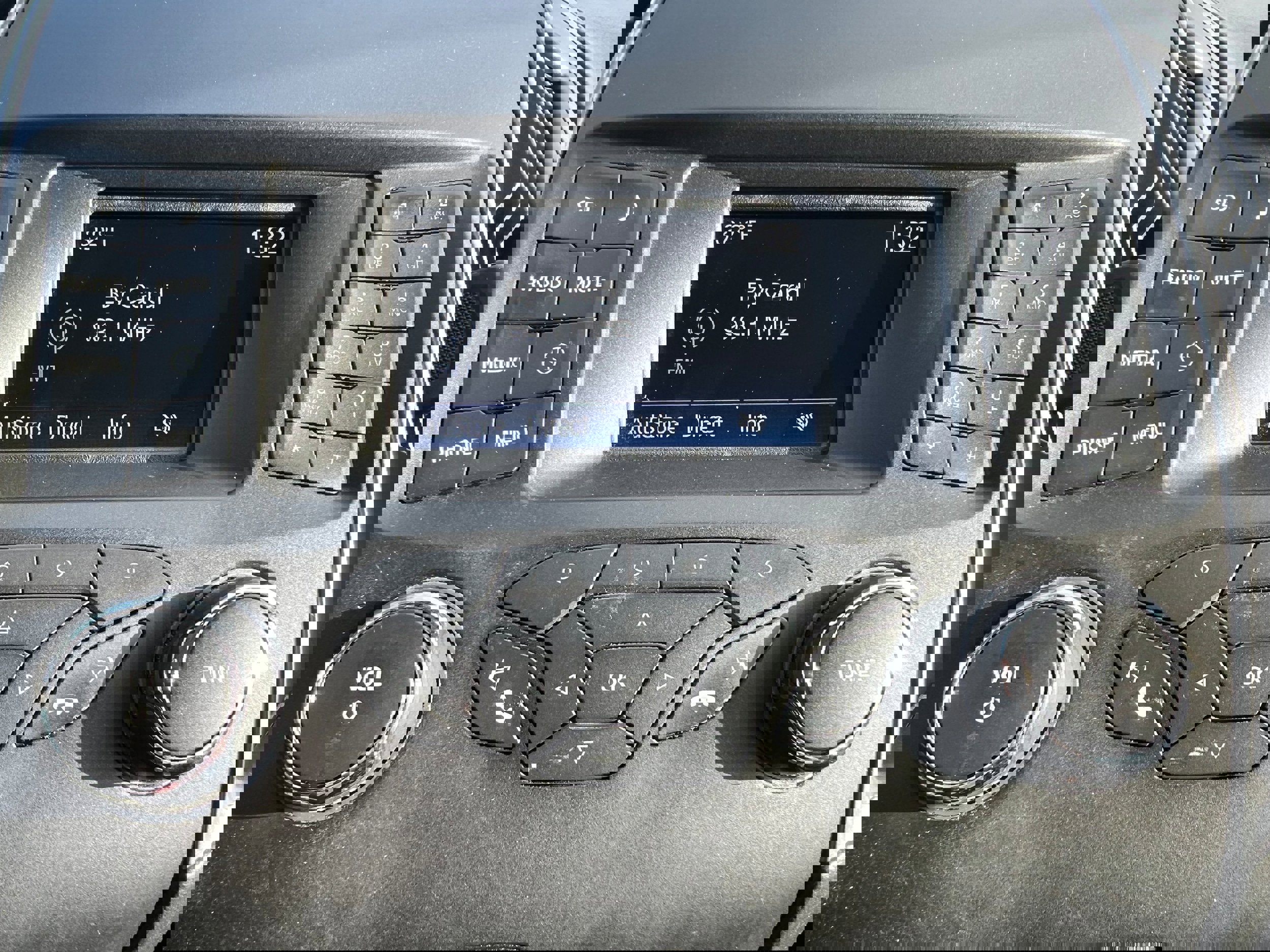 Used 2018 Ford Edge SE image 20