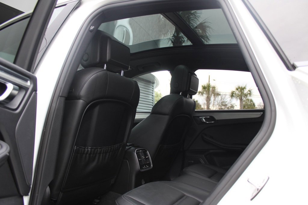 Certified 2017 Porsche Macan GTS image 36