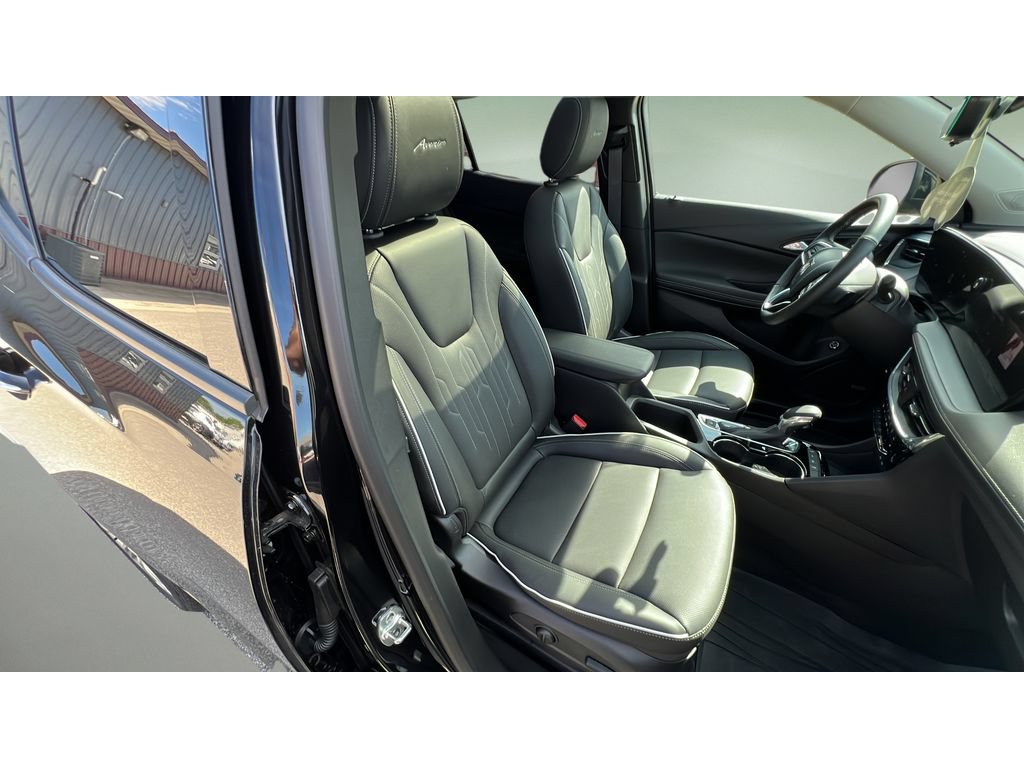 Certified 2025 Buick Encore GX Avenir w/ Avenir Technology Package AWD/4WD image 32